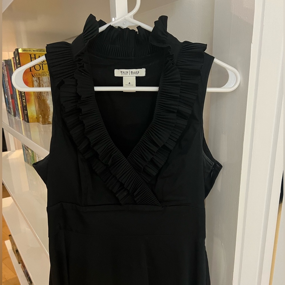 White House Black Market V-Neck Ruffled Black Cocktail Party Dress Size 4